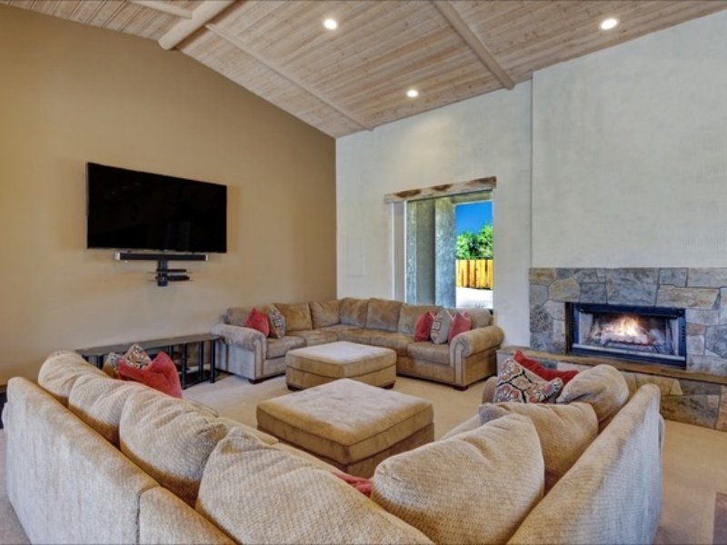 dc828d4d-afa9-4c30-8886-6961d7db50c4