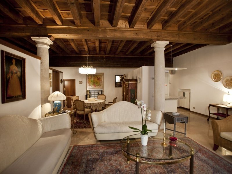 100b7fd7-99c6-45b3-bcad-730bb5caf83d.1.10