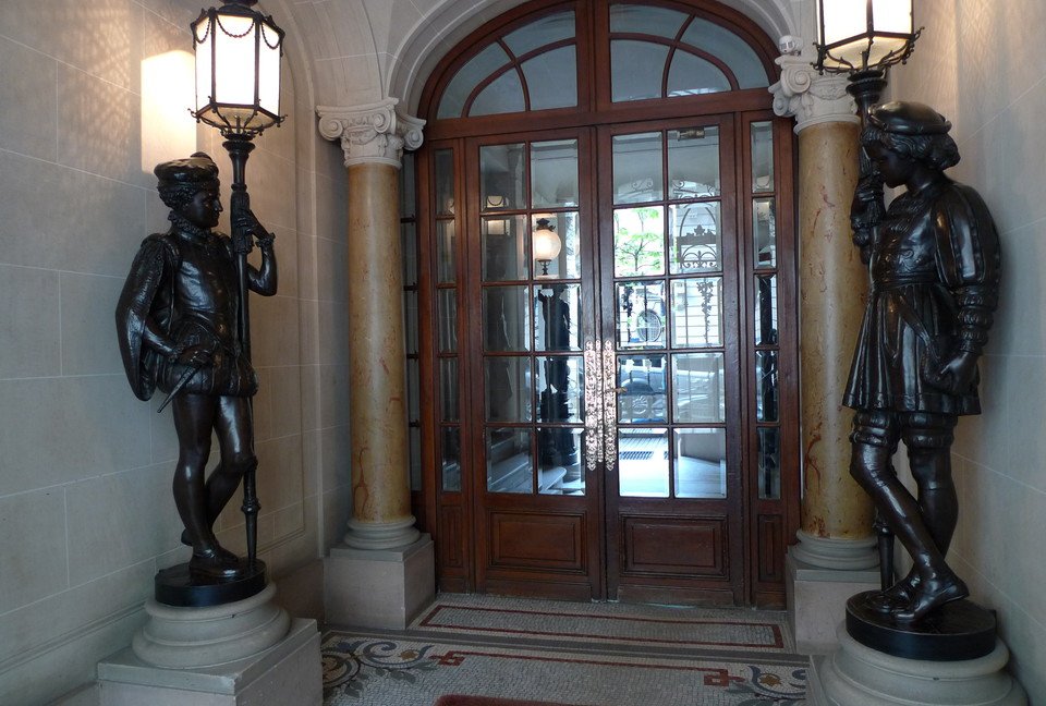 France Luxury Vacations - Paris Apartment